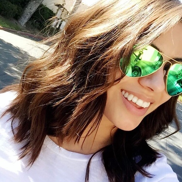 Meet your Posher, Ariel - Picture 1 of 1